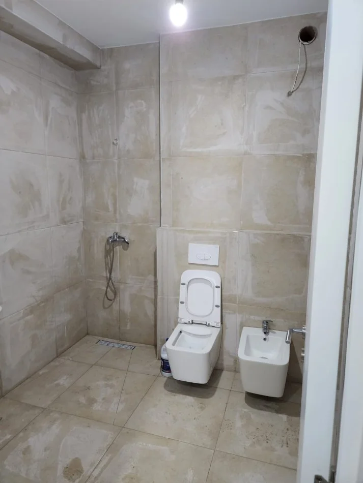 Tirane, jepet me qera apartament 2+1+Ballkon , 111 m² 500 € (rruga vore)