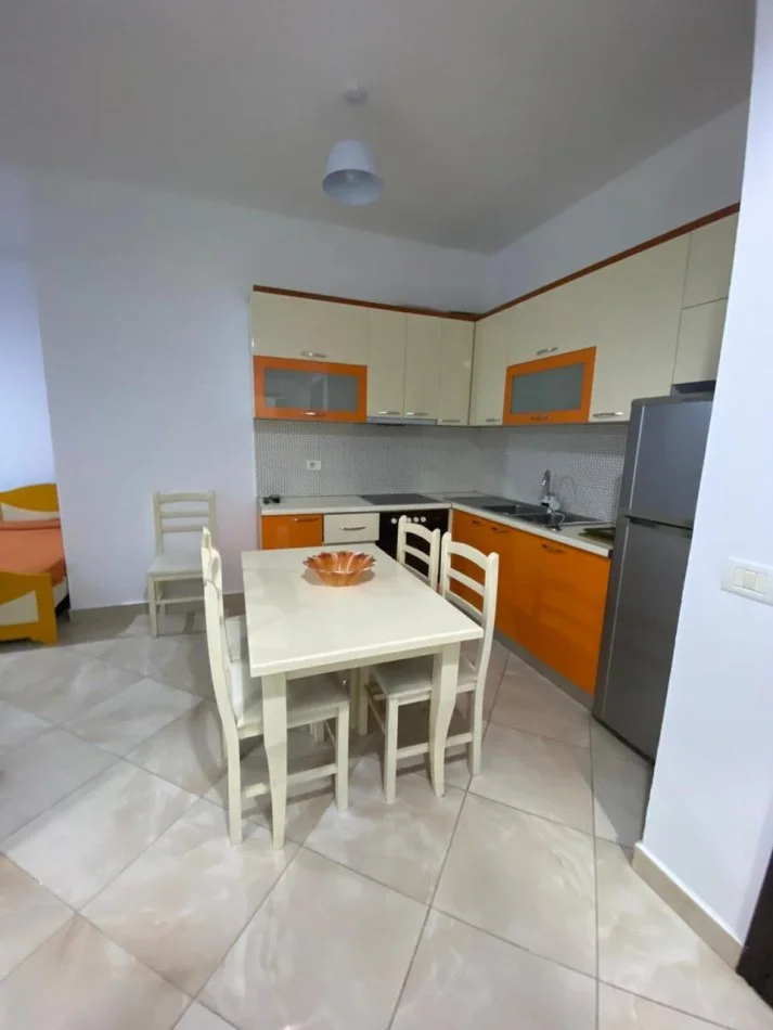 Tirane, jap me qera apartament 1+1+Ballkon Kati 3, 65 m² 410 € (afer ushtarakut)
