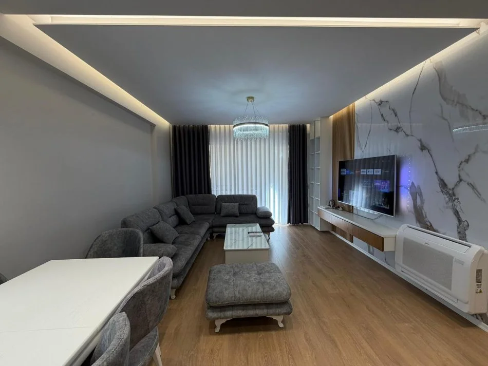 Tirane, jepet me qera apartament 2+1 Kati 3, 108 m² 1.350 € (liqeni i thate)