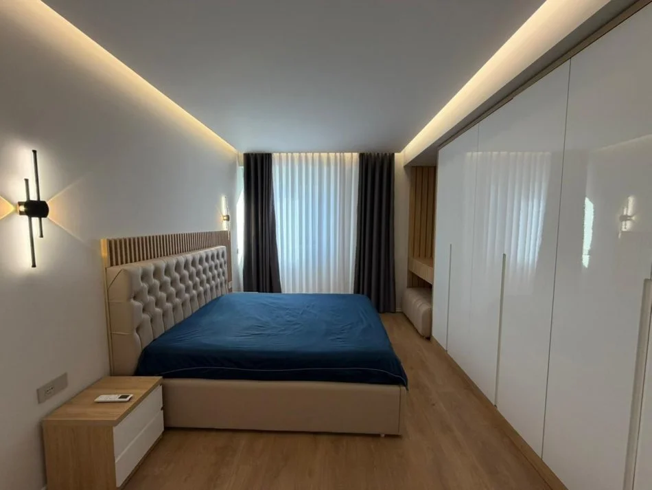 Tirane, jepet me qera apartament 2+1 Kati 3, 108 m² 1.350 € (liqeni i thate)