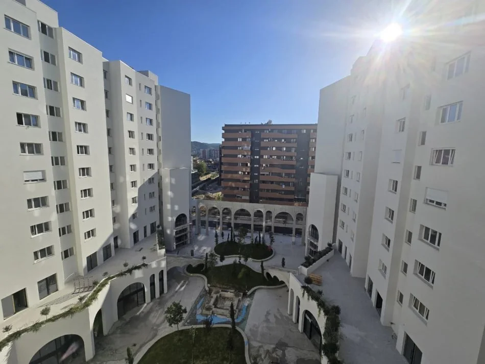 Tirane, jepet me qera apartament 2+1 Kati 6, 130 m² 650 € (river residence)