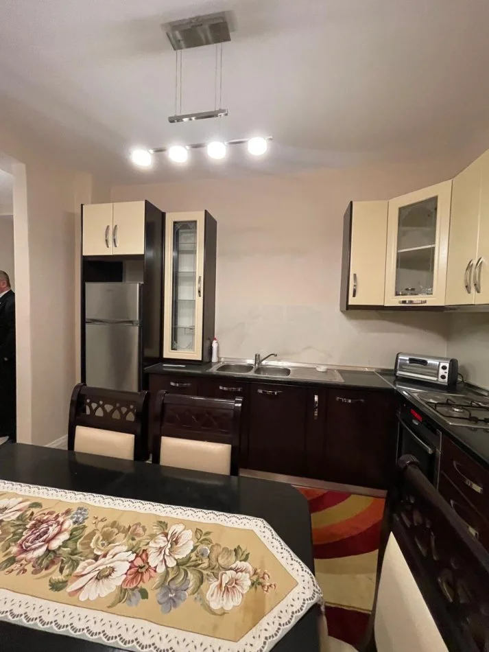 Tirane, shitet apartament 3+1+Aneks+Ballkon Kati 2, 111 m² 155.000 € (Rruga Bedri Karapici)