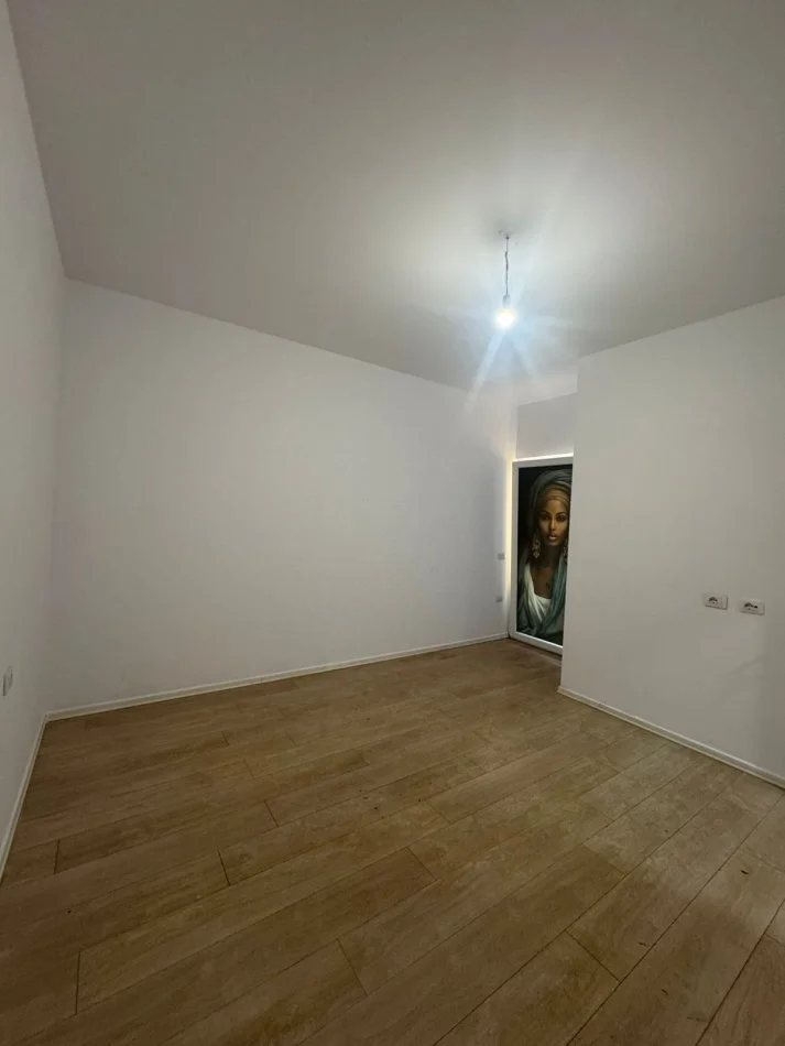 Tirane, jepet me qera apartament 2+1 Kati 3, 115 m² 850 € 