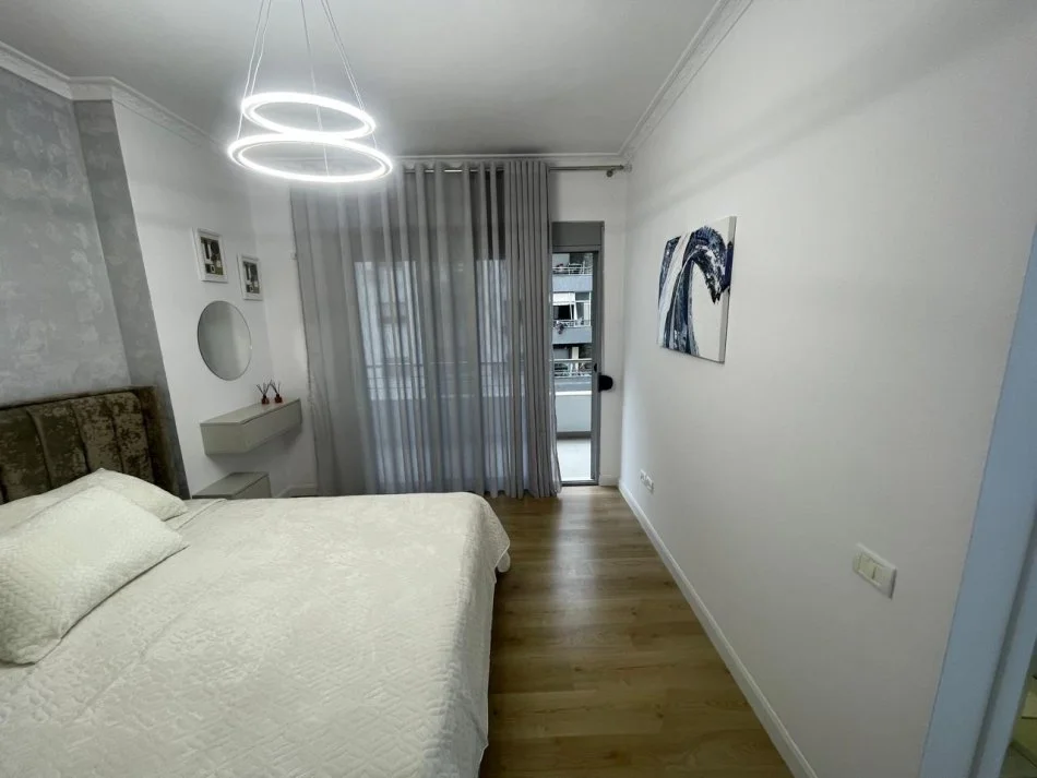 Tirane, shes apartament 2+1 Kati 4, 173.000 € 