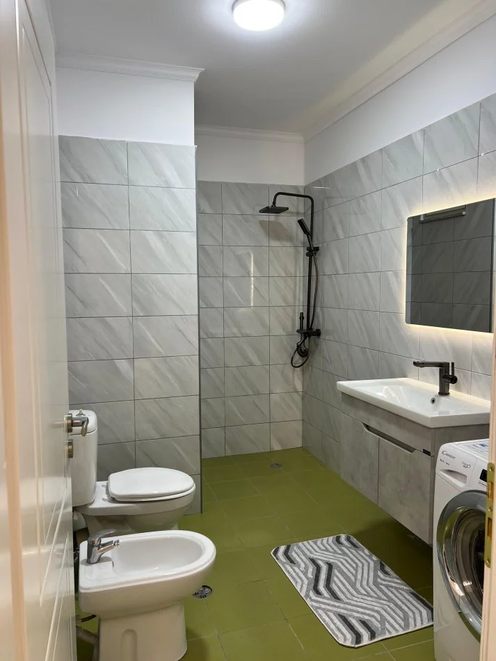 Tirane, shitet apartament 2+1 Kati 7, 97 m² 155.000 € (Rruga Loni Ligori)