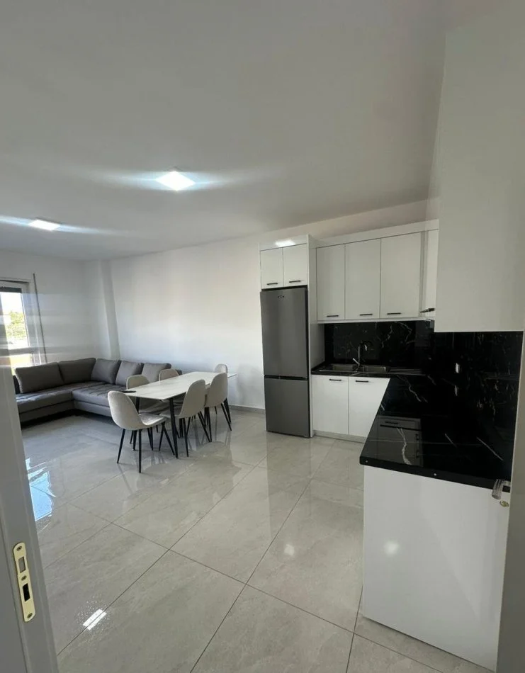 Tirane, jap me qera apartament 2+1+Ballkon Kati 3, 10 m² 600 € (Paskuqan afer Shkolles Isa Boletini)