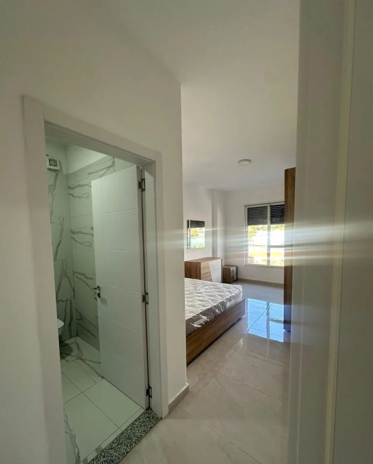 Tirane, jap me qera apartament 2+1+Ballkon Kati 3, 10 m² 600 € (Paskuqan afer Shkolles Isa Boletini)