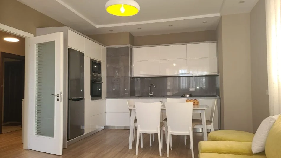 Tirane, jepet me qera apartament 2+1+Ballkon Kati 3, 95 m² 600 € 