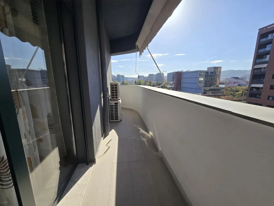 Tirane, jepet me qera apartament 2+1+Ballkon Kati 4, 95 m² 600 € (Ish Fusha e Aviacionit)