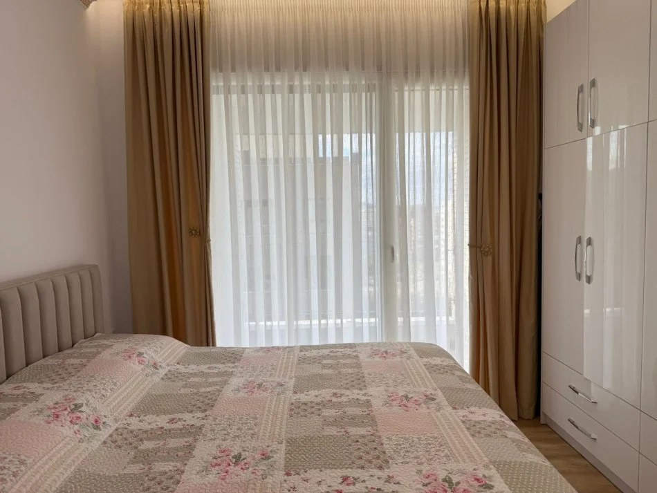 Tirane, jepet me qera apartament 2+1+Ballkon Kati 9, 115 m² 950 € (Ish Fusha e Aviacionit)