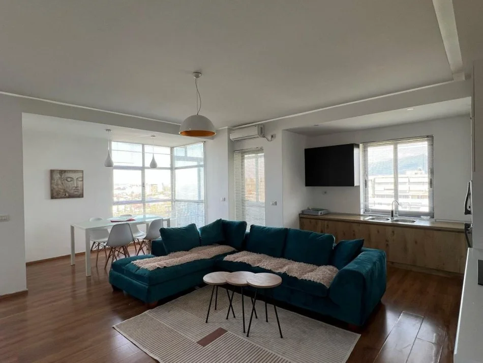 Tirane, jepet me qera apartament 2+1 , 110 m² 600 € (Astir)