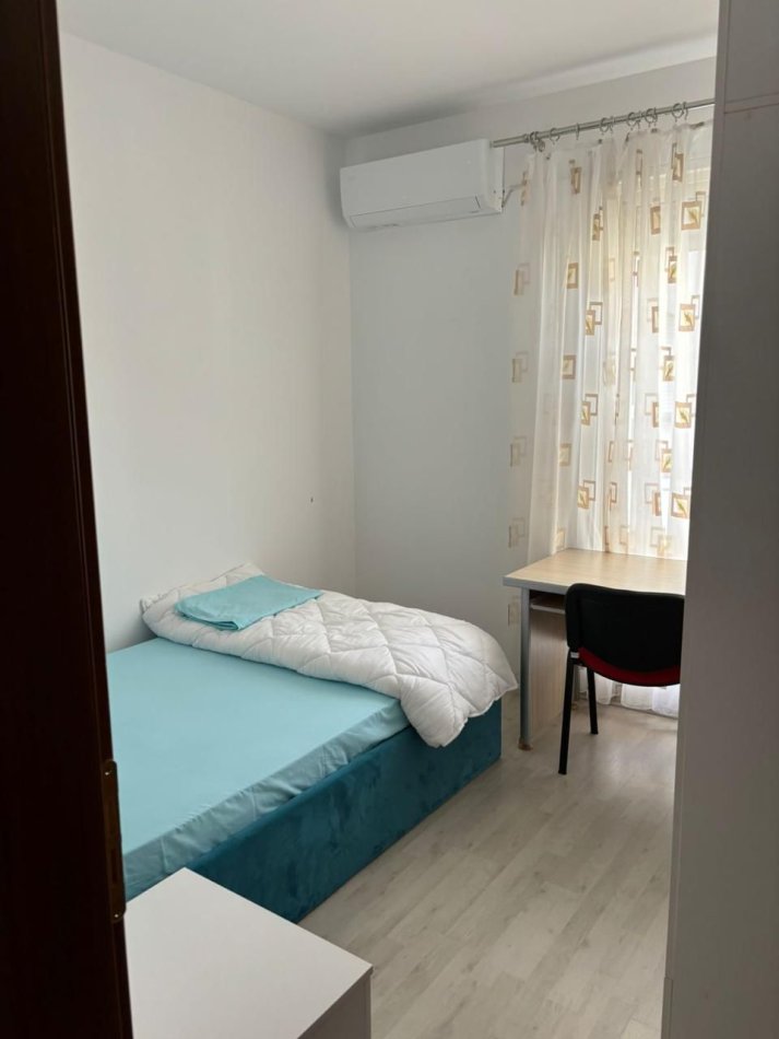 Tirane, jepet me qera apartament 3+1+Ballkon Kati 4, 120 m² 800 € (Don Bosko)
