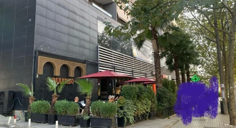 Tirane, jepet me qera zyre Kati 1, 150 m² 1.500 € (rruga xhamlliku)