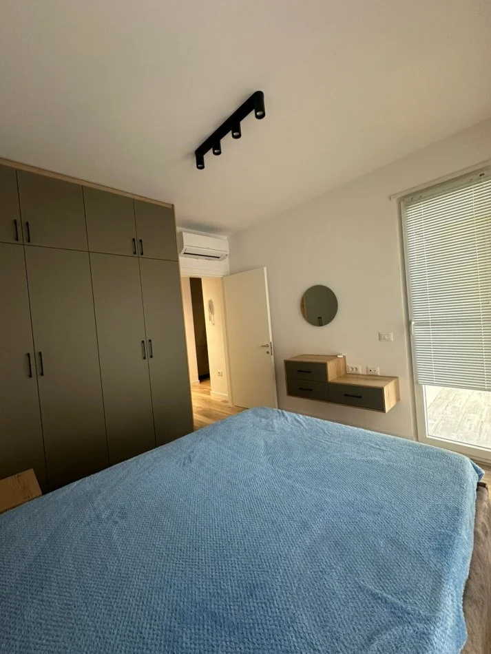 Tirane, jepet me qera apartament 1+1 Kati 2, 61 m² 400 € (univers city)