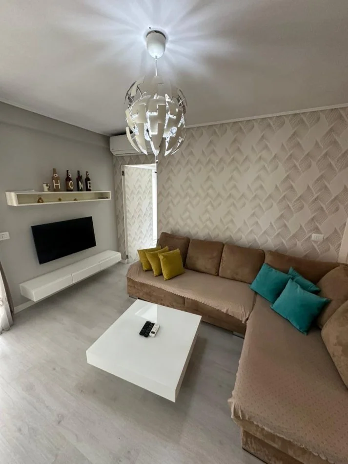 Tirane, shitet apartament 2+1 , 92 m² 160.000 € (Unaza e Re)
