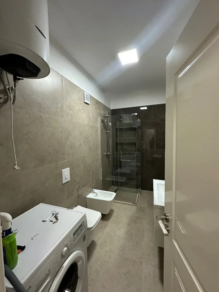 Tirane, jepet me qera apartament 1+1+Ballkon , 60 m² 600 € (Delijorgji)