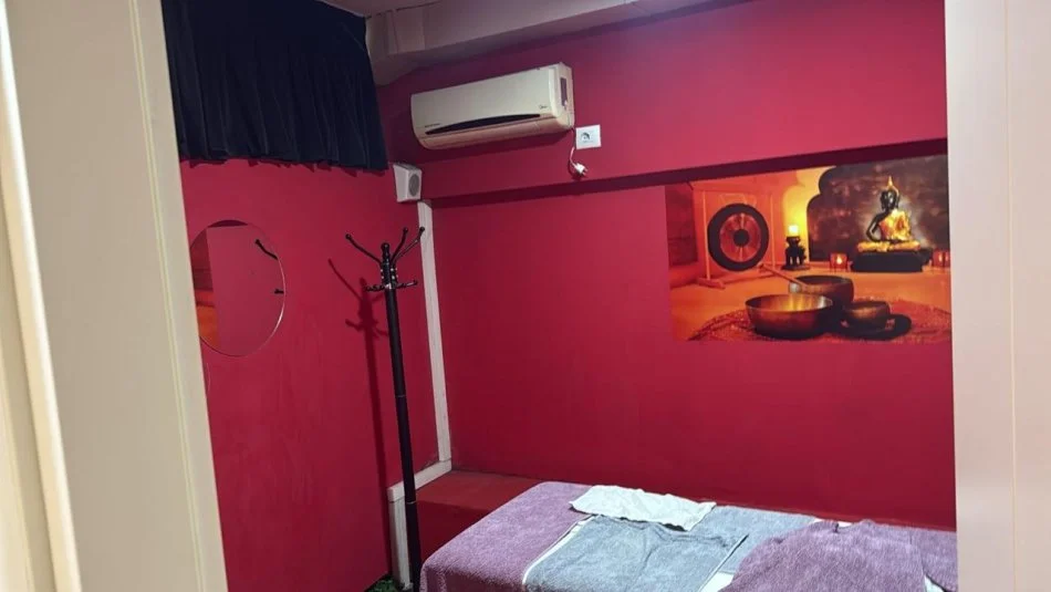 Tirane, jepet me qera ambjent biznesi Kati 2, 105 m² 600 € (QENDER)