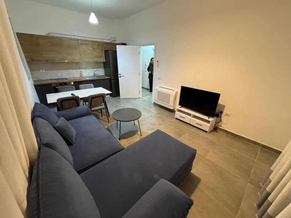 Tirane, jepet me qera apartament 1+1 Kati 0, 500 € 