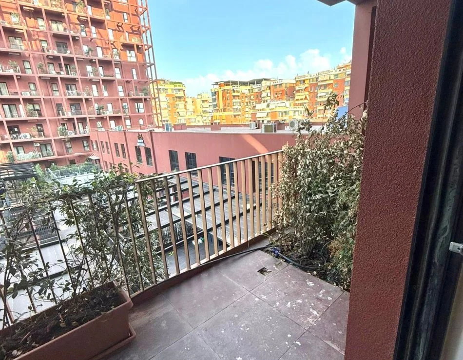 Zyre me Qera:📍Garden Building (Rr. E Kavajes) - 1200€ - S.147m² - Kt.4 || Me 20m² Verande ✨️ - Lokacion Strategjik📌