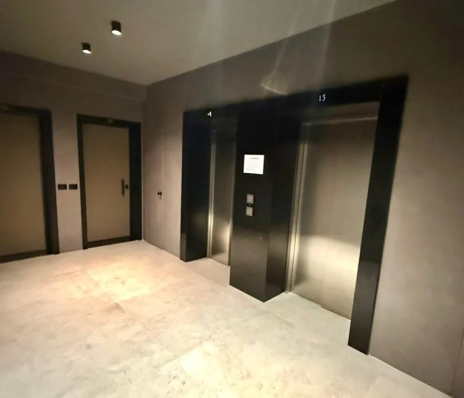 Zyre me Qera:📍Garden Building (Rr. E Kavajes) - 1200€ - S.147m² - Kt.4 || Me 20m² Verande ✨️ - Lokacion Strategjik📌