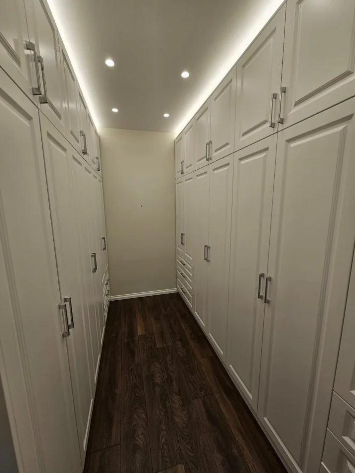 Tirane, jepet me qera 3 Katshe , 588 m² 5.000 € (10 MIN LARG QENDRES TEG)