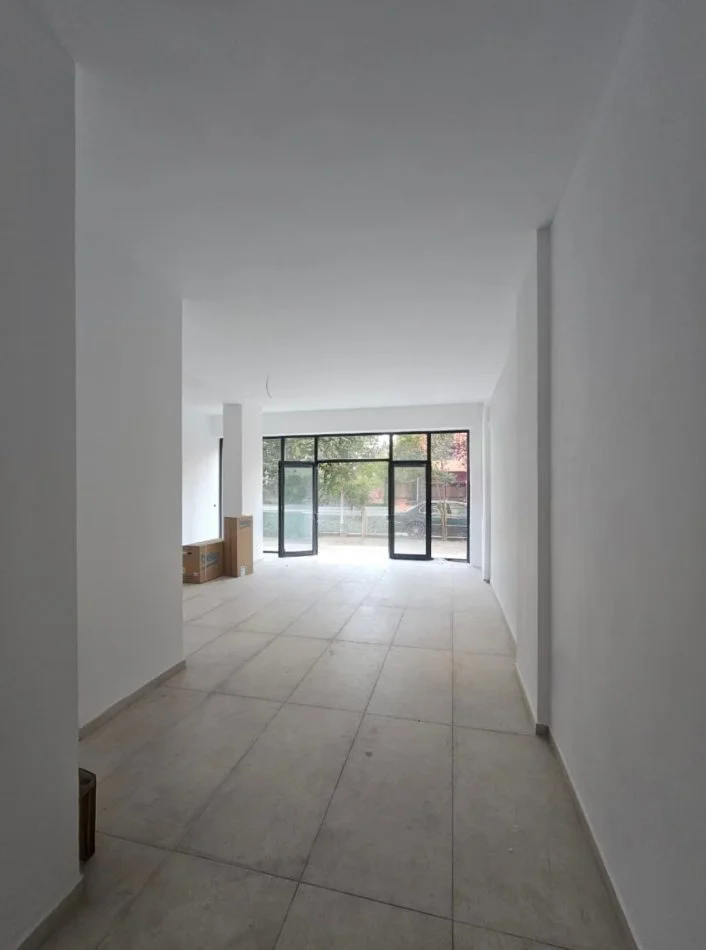 Tirane, jepet me qera , 65 m² 550 € (DON BOSKO)