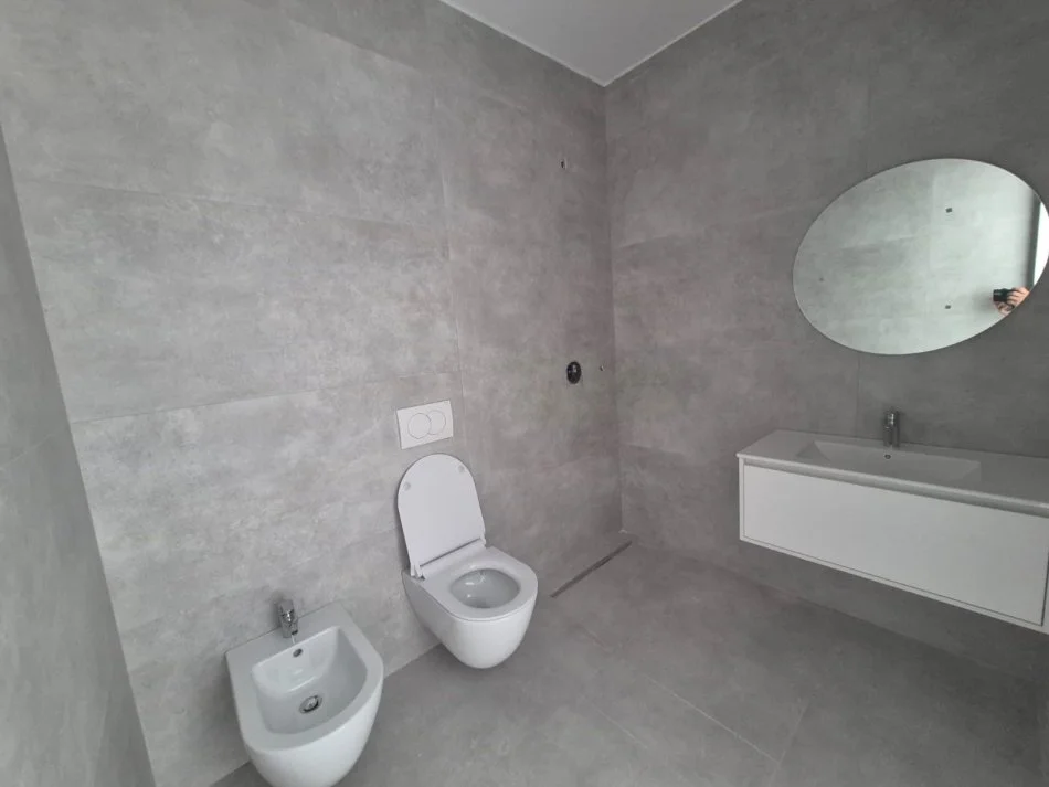 Tirane, jepet me qera Kati 20, 150 m² 3.000 € (DOWN TOWN ONE)