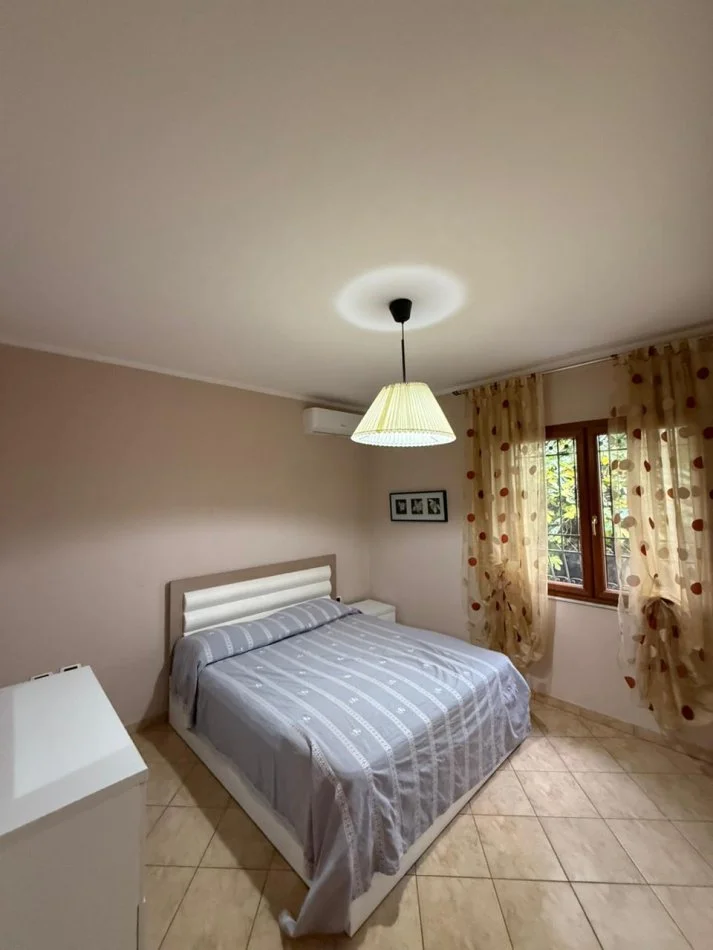 Tirane, jepet me qera apartament 2+1 Kati 3, 70 m² 500 € (farmacia 10)