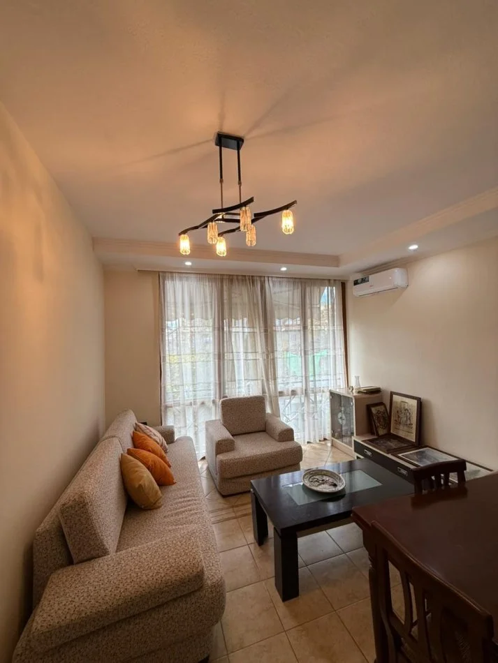 Tirane, jepet me qera apartament 2+1 Kati 3, 70 m² 500 € (FARMACIA 10)