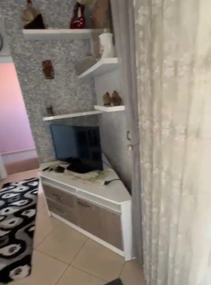 Durres, jepet me qera apartament 1+1+Ballkon Kati 2, 65 m² 250 € (QERA 1+1+BALLKON ILIR SHANI SPITALI KATI 2 ME ASHENSOR PER AFATGJATE JEPER PER CIFT 0692039456)