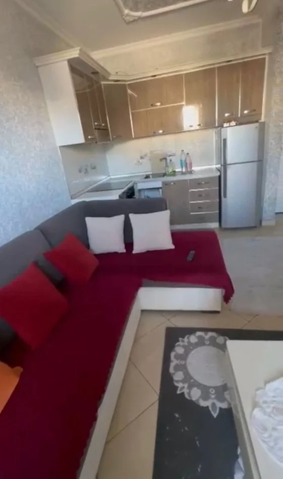 Durres, jepet me qera apartament 1+1+Ballkon Kati 2, 65 m² 250 € (QERA 1+1+BALLKON ILIR SHANI SPITALI KATI 2 ME ASHENSOR PER AFATGJATE JEPER PER CIFT 0692039456)