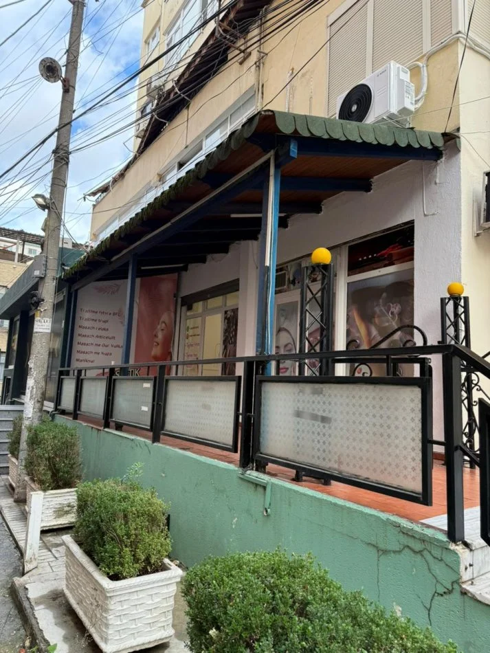 Tirane, jepet me qera ambjent biznesi , 800 € (Rruga Bardhok Biba (tek ish-Kinema 17 Nëntori))