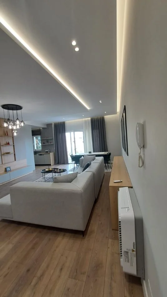 Tirane, jepet me qera apartament 3+1+Ballkon Kati 1, 140 m² 1.500 € (Kopshti Botanik)