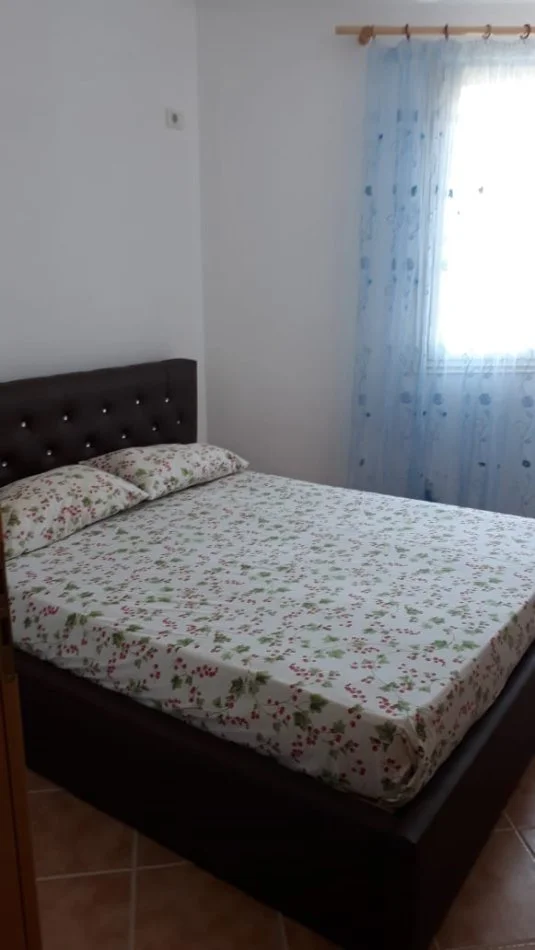 Vlore, jepet me qera apartament 1+1 Kati 5, 55 m² 300 € (LUNGOMARE)