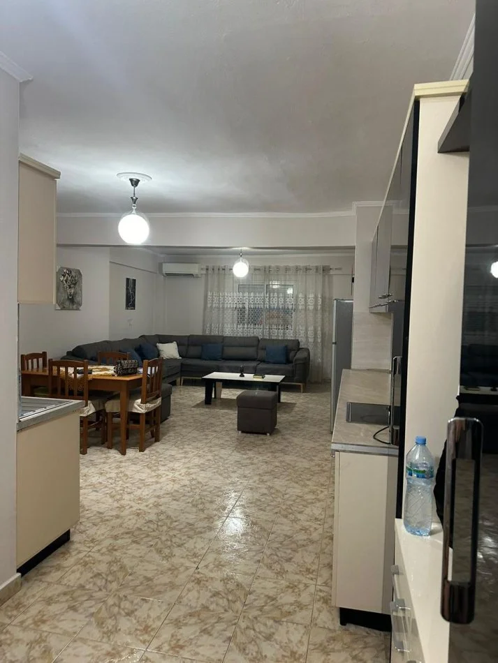 Tirane, jepet me qera apartament 2+1 , 122 m² 600 € (TEK ZOJA E KESHILLIT TE MIRE)