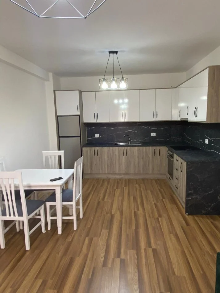 Tirane, shitet apartament 1+1 Kati 7, 72 m² 110.000 €