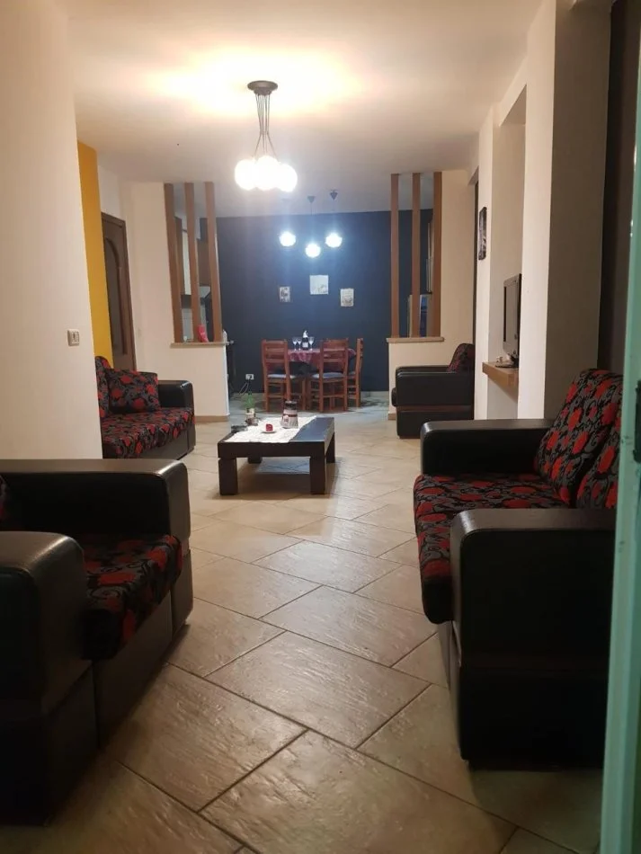 Tirane, jepet me qera apartament 2+1 Kati 2, 660 € 