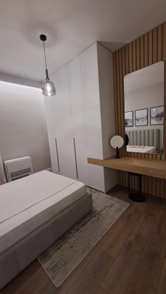 Tirane, jepet me qera apartament 3+1 Kati 1, 140 m² 1.500 € (KOPESHTI BOTANIK)