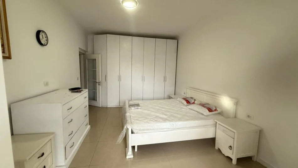 Tirane, jepet me qera apartament 2+1 Kati 3, 81 m² 500 € (RRUGA KAVAJES PERBALLE SQ21)