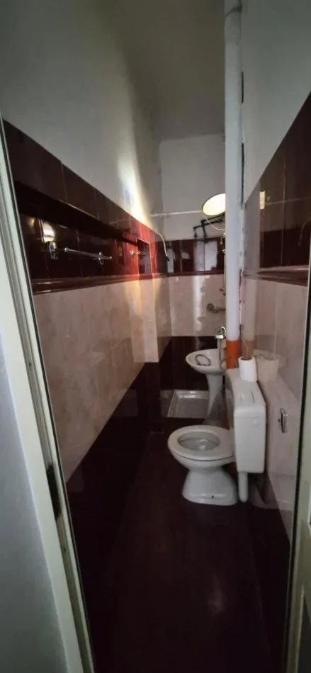 Tirane, jepet me qera apartament 1+1 , 1.300 € 