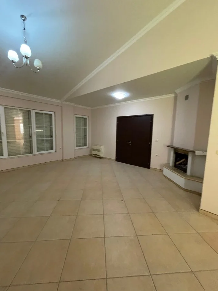 Tirane, shitet Vile , 669 m² 850.000 € (Akacia Hills)