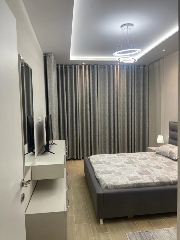 Tirane, jap me qera apartament 1+1 Kati 4, 90 m² 85.000 € (prane Olimpikut, Komune e Parisit)