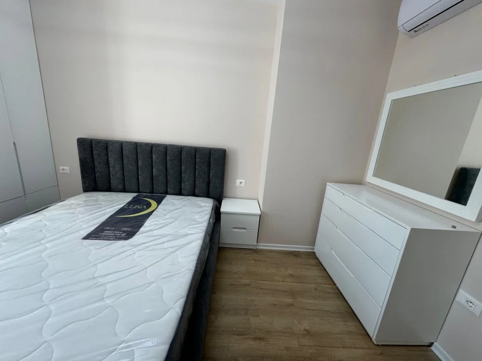 Tirane, jepet me qera apartament 1+1 Kati 6, 550 € 