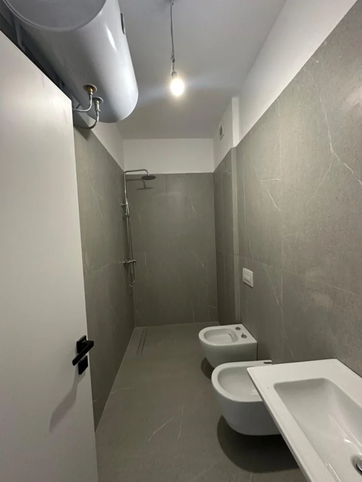 Tirane, shitet apartament 3+1 , 191 m² 640.000 € (Altana Luxury Residence)