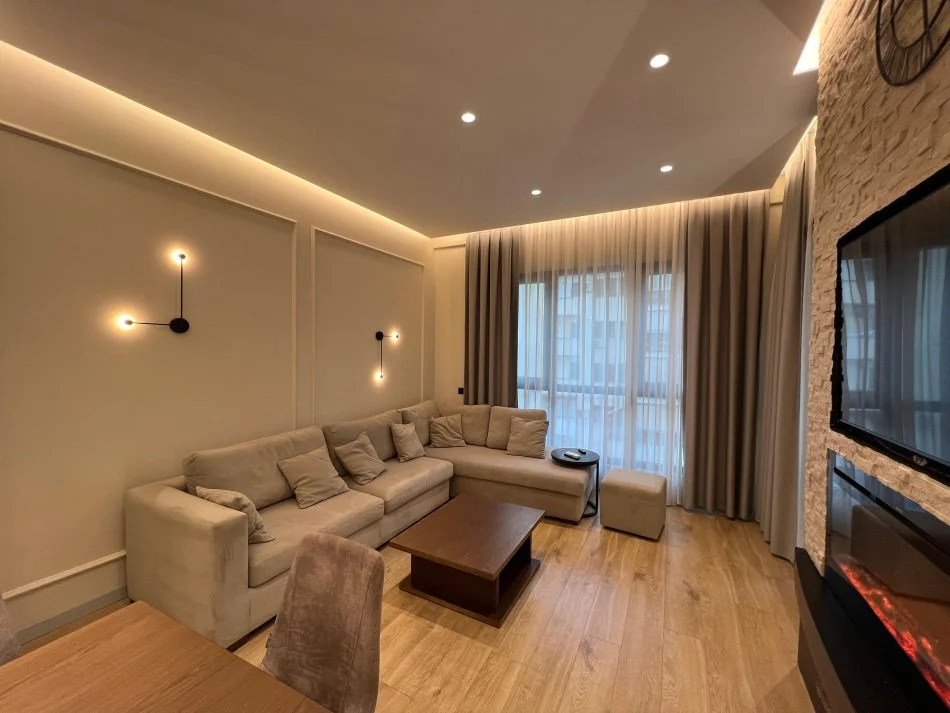 Tirane, jepet me qera apartament 1+1 Kati 8, 70 m² 850 € (RRUGA KAVAJES SQUARE 21)