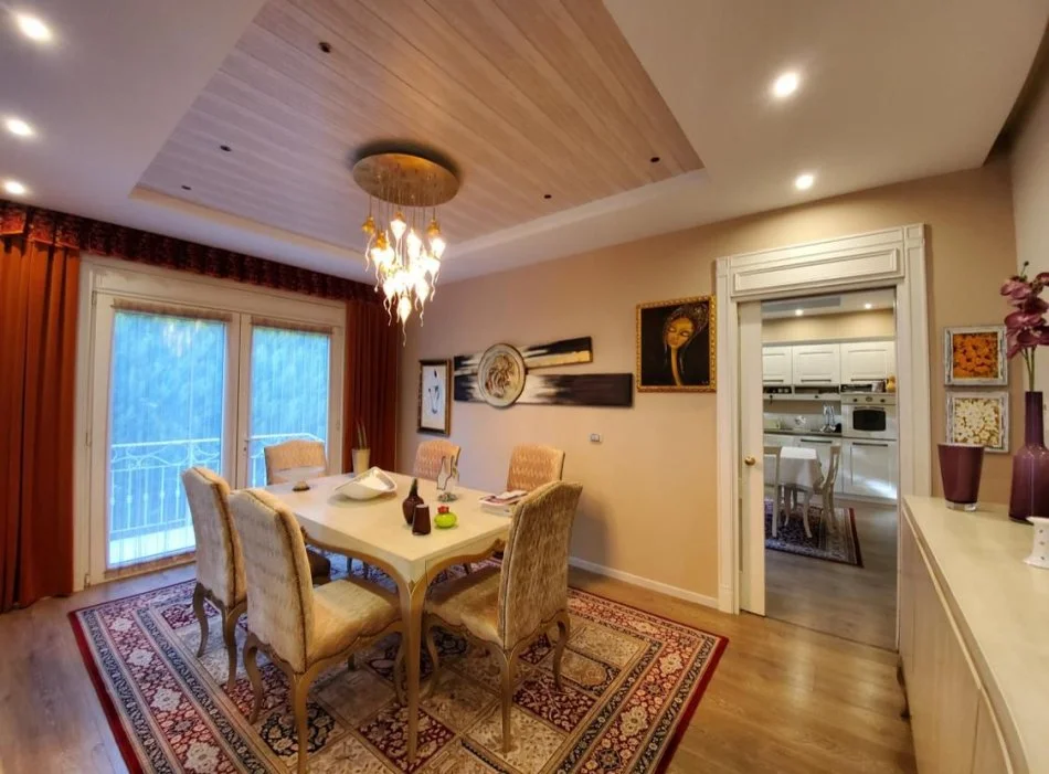 Tirane, shitet Vile 3 Katshe Kati 4, 650 m² 975.000 € (Mjull-Bathore)