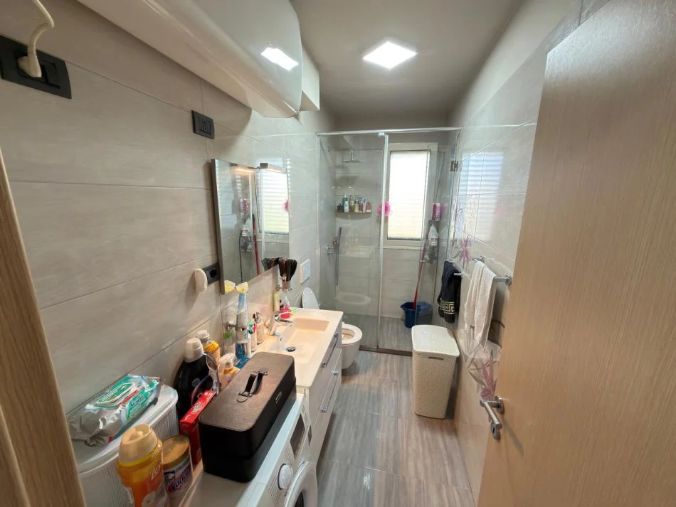 Tirane, jepet me qera apartament 2+1 Kati 2, 500 € 