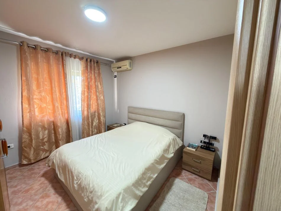 Tirane, jepet me qera apartament 2+1 Kati 2, 500 € 