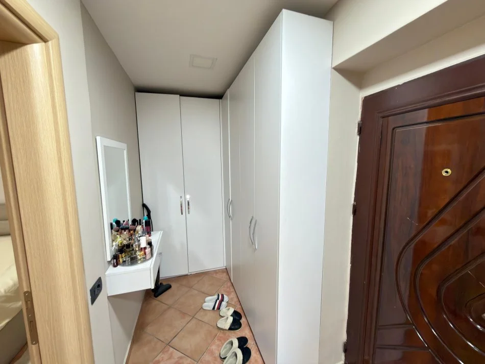 Tirane, jepet me qera apartament 2+1 Kati 2, 500 € 