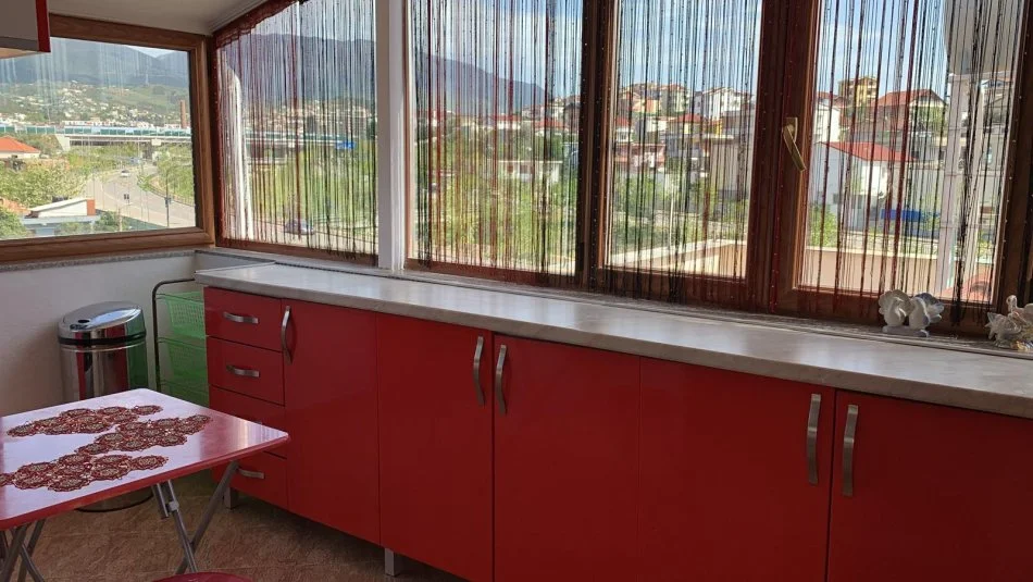 Tirane, jepet me qera Vile 2+1+Ballkon Kati 4, 70 m² 410 € (rruga hysen loci)